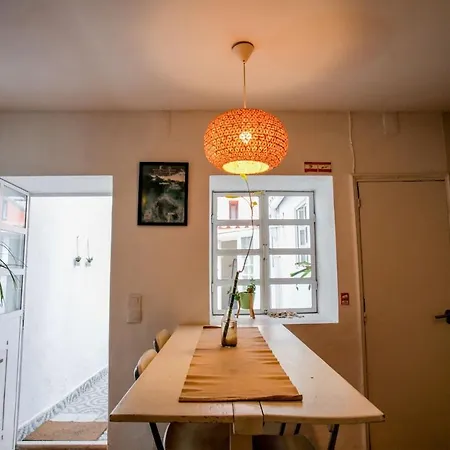 Appartamento Cozy Private With Patio Lisbona