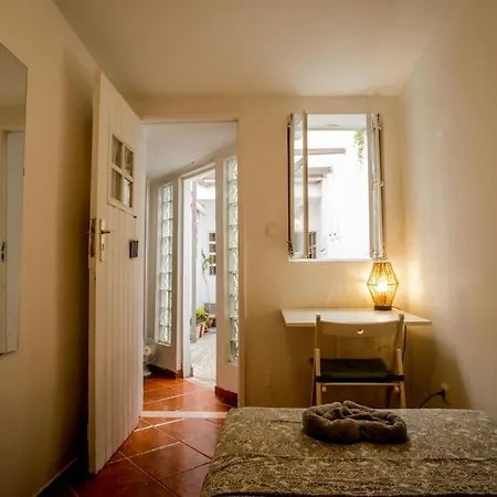 Cozy Private With Patio * Lisboa