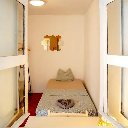 Cozy Private With Patio